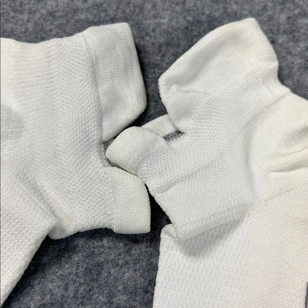 Feetures white grey Elite No Show Tab Socks Ultra Light socks